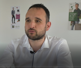 Portrait en images d’Antoine, 33 ans, conseiller foncier en Mayenne depuis 2020